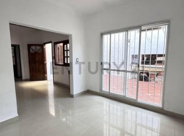 PH · 67m² · 3 Ambientes · PH en Venta Wilde 2 Dorm. Patio Parrilla