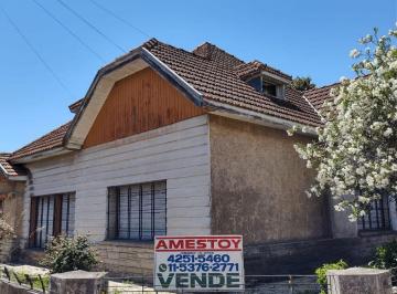 Casa de 5 ambientes, Quilmes · Chalet de 2 Plantas en Venta con 4 Dorm. en Parque Bernal