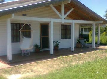 Casa · 80m² · 3 Dormitorios · 2 Cocheras · Alquilo Casa Amoblada, en Ituzaingo Corrientes!