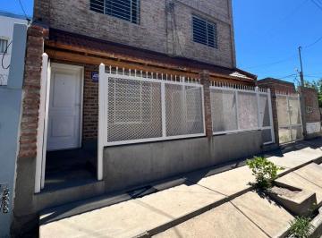 Casa · 1m² · 4 Ambientes · 1 Cochera · Duplex de Dos Dorm. en Alquiler