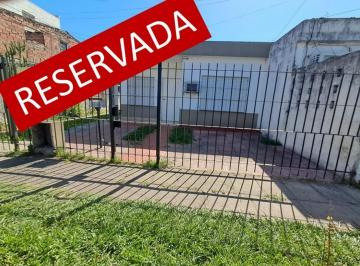 san-miguel-san-miguel-venta-casa-2-ambientes · Casa + Cocheras + Fondo