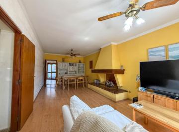 Casa · 195m² · 5 Ambientes · Venta Casa 2 Plantas Cochera, Jardín y Pileta Barrio Roque Saenz Peña, Rosario