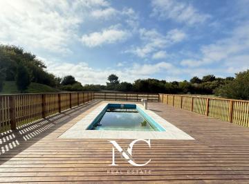 Casa · 190m² · 5 Ambientes · 1 Cochera · Casa en en Venta en Costa Esmeralda Deportivo