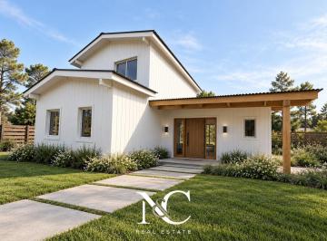 Casa · 170m² · 5 Ambientes · Casa en Venta en Costa Esmeralda Estilo Californiana