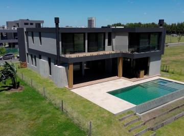 Casa · 560m² · 7 Ambientes · 2 Cocheras · Venta Barrio Yacht Nordelta