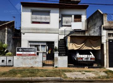 PH · 101m² · 3 Ambientes · 1 Cochera · Oportunidad - PH Al Fte S/lote de 26 m C/garage - Vta Dta - Apto. Crédito!