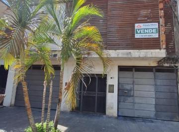 Casa · 237m² · 7 Ambientes · 3 Cocheras · Casa + Departamento en Venta! Cerca de La Facultad Utn