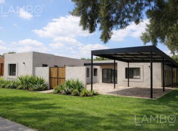 Casa · 265m² · 6 Ambientes · 3 Cocheras · Venta Casa La Esperanza