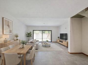 Casa · 150m² · 4 Ambientes · 2 Cocheras · Venta Casa de 3 Dorm. en Condominios Ugarteche, Fisherton