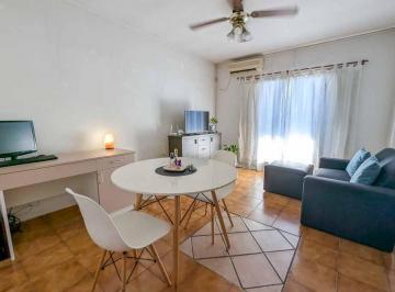Imagen 1 - Semipiso externo de 2 dormitorios, en tercer piso por escalera en barrio Lourdes. Apta credito. - · Semipiso Externo de 2 Dorm., en Tercer Piso por Escalera en Barrio Lourdes. Apta Credito.