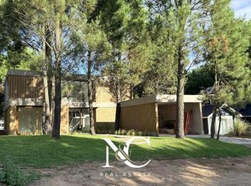 Casa · 261m² · 7 Ambientes · 1 Cochera · Casa en Venta en Costa Esmeralda a Estrenar