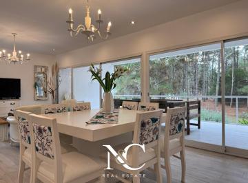 Casa · 130m² · 4 Ambientes · Casa en Venta en Costa Esmeralda Fondo Arbolado
