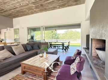 Casa · 153m² · 4 Ambientes · Casa en Venta en Costa Esmeralda Gas Natural Pileta
