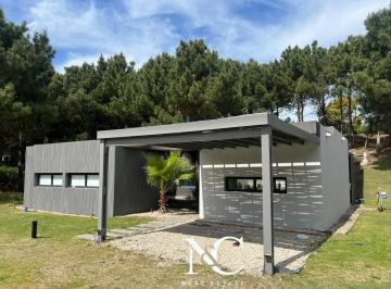 Casa · 160m² · 5 Ambientes · Casa en Venta en Costa Esmeralda Fondo Libre