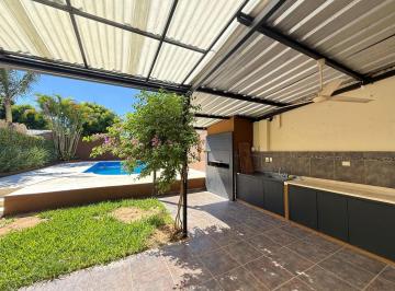 Casa · 441m² · 5 Ambientes · 1 Cochera · Casa en Venta a Minutos del Centro - 4 Dorm. - Av San Martín y López y Planes (Cf1353)