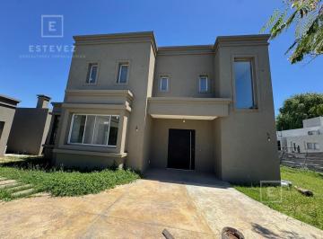 Casa · 259m² · 6 Ambientes · 6 Cocheras · Casa en Venta, Barrio Cerrado, Zona Norte, Escobar
