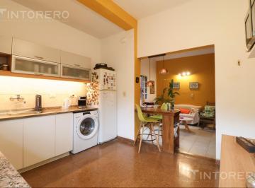 Casa · 120m² · 5 Ambientes · 1 Cochera · Venta Casa Multifamiliar en Saenz Peña, con Patio, Cochera y Terraza