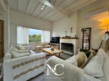 Casa · 150m² · 4 Ambientes · 1 Cochera · Casa en Venta en Costa Esmeralda