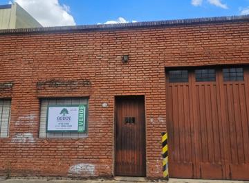 Bodega-Galpón · 400m² · 1 Cochera · Galpón en Venta en Martinez