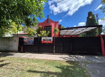 Casa de 7 ambientes, Almirante Brown · Casa Desarrollada Sobre Amplio Lote de 8.66x60. con Financiacion