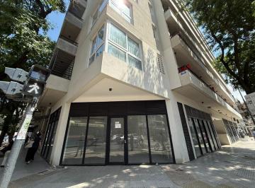 Local comercial · 92m² · Excelente Local en Esquina - Recoleta - 92 m²