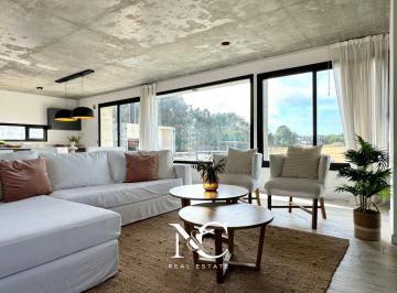 Casa · 202m² · 5 Ambientes · Casa en Venta en Costa Esmeralda con Fondo Al Polo