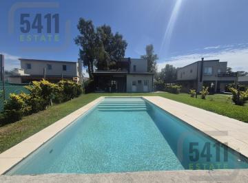 Casa · 155m² · 4 Ambientes · 4 Cocheras · Casa en Venta con Pileta en Santa Elena