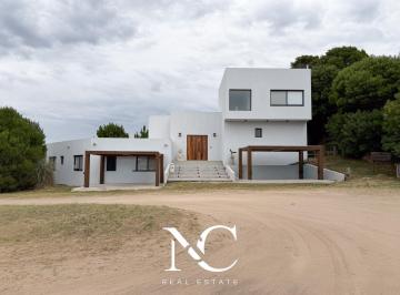 Casa · 350m² · 6 Ambientes · 2 Cocheras · Casa en Venta en Costa Esmeralda 4 Dorm Playroom