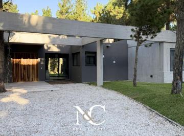 Casa · 148m² · 4 Ambientes · Casa en Venta en Costa Esmeralda Golf I