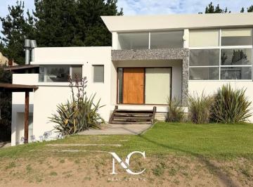 Casa · 182m² · 5 Ambientes · Casa en Venta en Costa Esmeralda