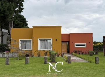 Casa · 140m² · 4 Ambientes · Casa en Venta en Costa Esmeralda