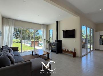Casa · 180m² · 5 Ambientes · 2 Cocheras · Casa en Venta en Costa Esmeralda