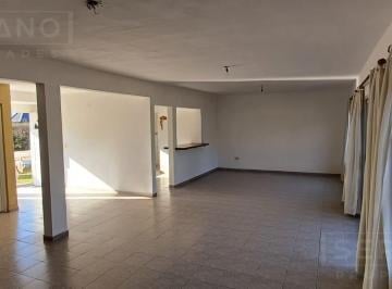 Casa · 161m² · 4 Ambientes · 2 Cocheras · Venta Casa 4 Ambientes, 3 Baños, Barrio Parque Sakura, Exaltacion de La Cruz, Apta Credito