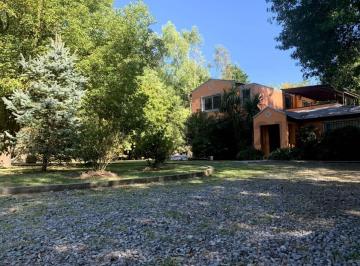 Casa · 950m² · 7 Ambientes · Espectacular Casa en Venta en Pilar Estilo Campo con Detalles de Categoria - Financiacion Privada