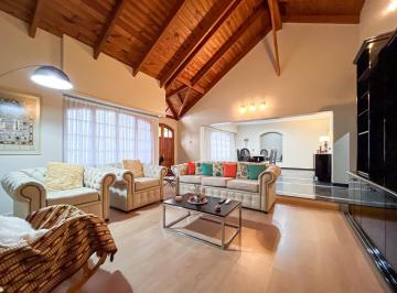 Casa · 350m² · 6 Ambientes · 3 Cocheras · Venta/ Permuta - Casa de 3 Dorm. con Jardín, Galería, Pileta y Cochera - Centro, Cañada de Gómez