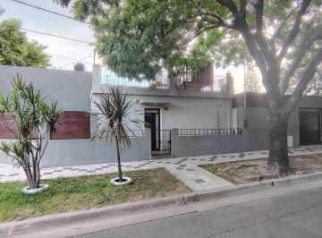 Casa · 113m² · 6 Ambientes · 1 Cochera · Casa a La Venta, 2 Dorm., Quincho y Cochera en Barrio Belgrano