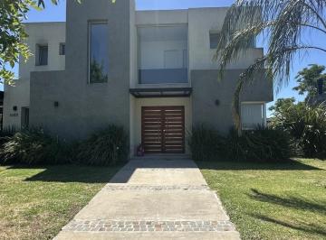 Casa · 176m² · 5 Ambientes · Casa en Venta - 4 Dorm. 4 Baños - Escobar