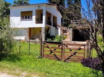 Casa de 3 ambientes, Agua de Oro · Chalet en Venta en Agua de Oro con Pileta Rebajado, Escrituras Perfectas