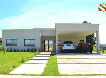 Casa · 240m² · 5 Ambientes · 2 Cocheras · Casa en Venta, Canning, Fincas del Alba. Lote de 1250 m². 5 Amb.