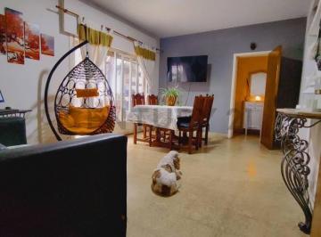 PH · 76m² · 8 Ambientes · PH en Venta General Pueyrredón, Córdoba | 2 Dorm., Terraza Propia y Potencial Único