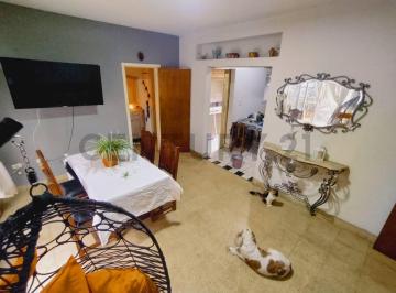 PH · 76m² · 8 Ambientes · Venta Departamento PH en General Pueyrredón 2 Dorm., Terraza Propia y Dependencia de Serv.