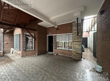 Casa · 120m² · 5 Ambientes · 1 Cochera · Casa en Moron Sur