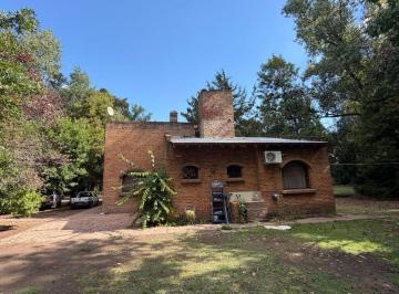Quinta vacacional de 4 ambientes, Brandsen · Excelente Casaquinta de 3,9 Hectáreas Frente Al Country de Brandsen, Buenos Aires.