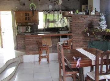 Quinta vacacional · 85m² · 3 Ambientes · 1 Cochera · Venta Quinta 1600 m² en General Rodriguez