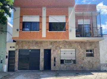 PH · 156m² · 4 Ambientes · 1 Cochera · PH en Venta - 3 Dorm. 2 Baños - 156 m² - La Plata