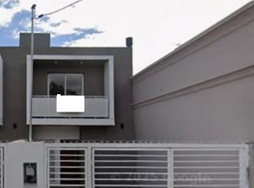 Casa · 120m² · 3 Ambientes · 1 Cochera · Exc Duplex 2 Dor Vta Gge/qcho/bcon/jar/ B° Los Profesionales