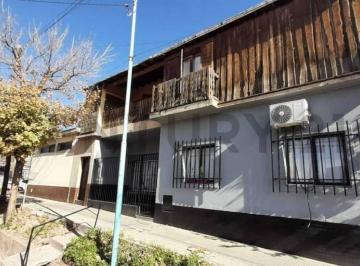 Casa · 549m² · 6 Ambientes · 6 Cocheras · Se Vende Conjunto de Casas. Godoy Cruz