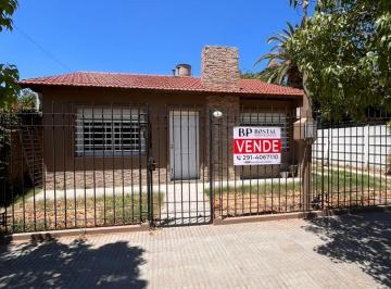Casa · 96m² · 6 Ambientes · 6 Cocheras · Casa