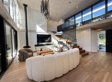 Casa · 335m² · 6 Ambientes · 2 Cocheras · Casa en Venta Barrio Rumencó