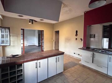 PH · 238m² · 3 Ambientes · 1 Cochera · 2 Uf - PH 3 Ambientes en Venta | Villa Luro | a Refaccionar con Mucho Potencial